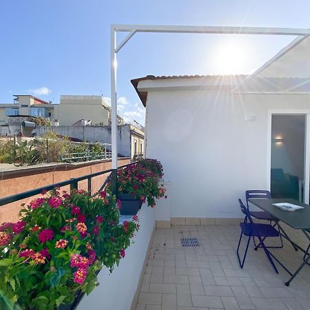 Terrazza Manuela Apartments Quartieri Spagnoli Наполи Екстериор снимка